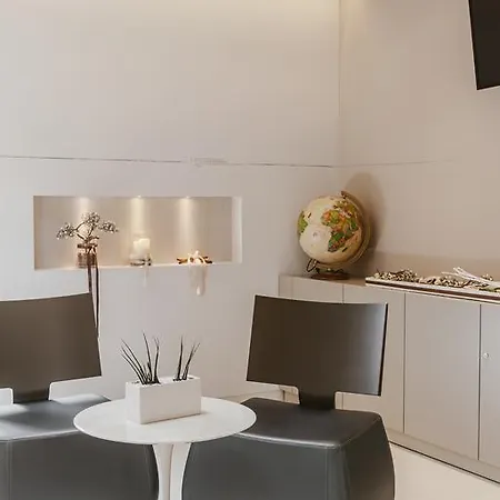 La Residenza Del Monaco Bianco 2*
